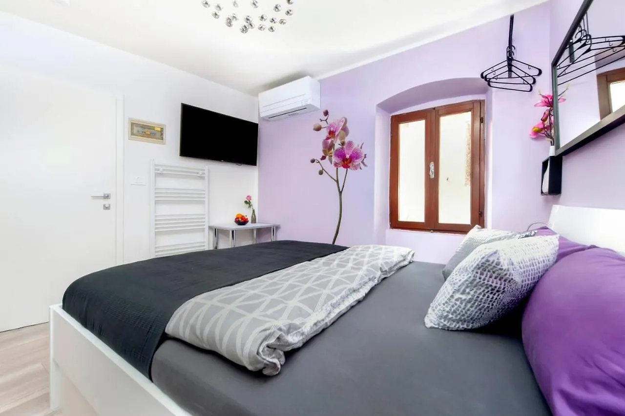 Sy'S Studios Rovinj Apartment